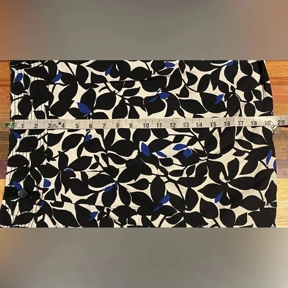 Ann Taylor cotton skirt with blue accents, size 12 - Picture 6 of 7